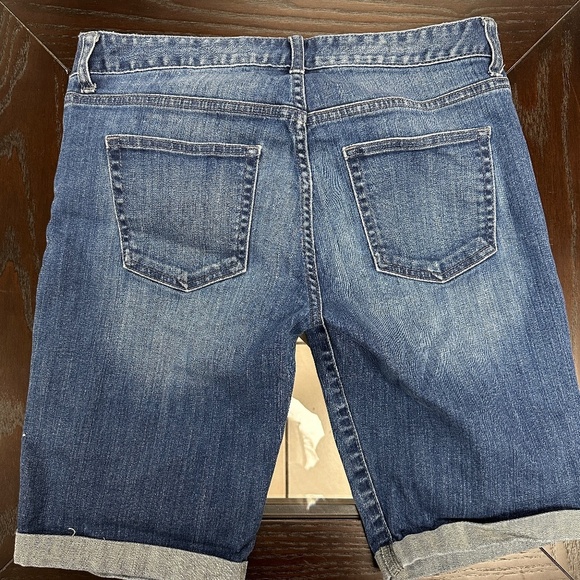 *GAP* Medium Wash Skinny Bermuda Jean Shorts Size 28 - Picture 3 of 5